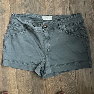 BKE by Buckle Women's Gray Shorts Size 28 NWOT